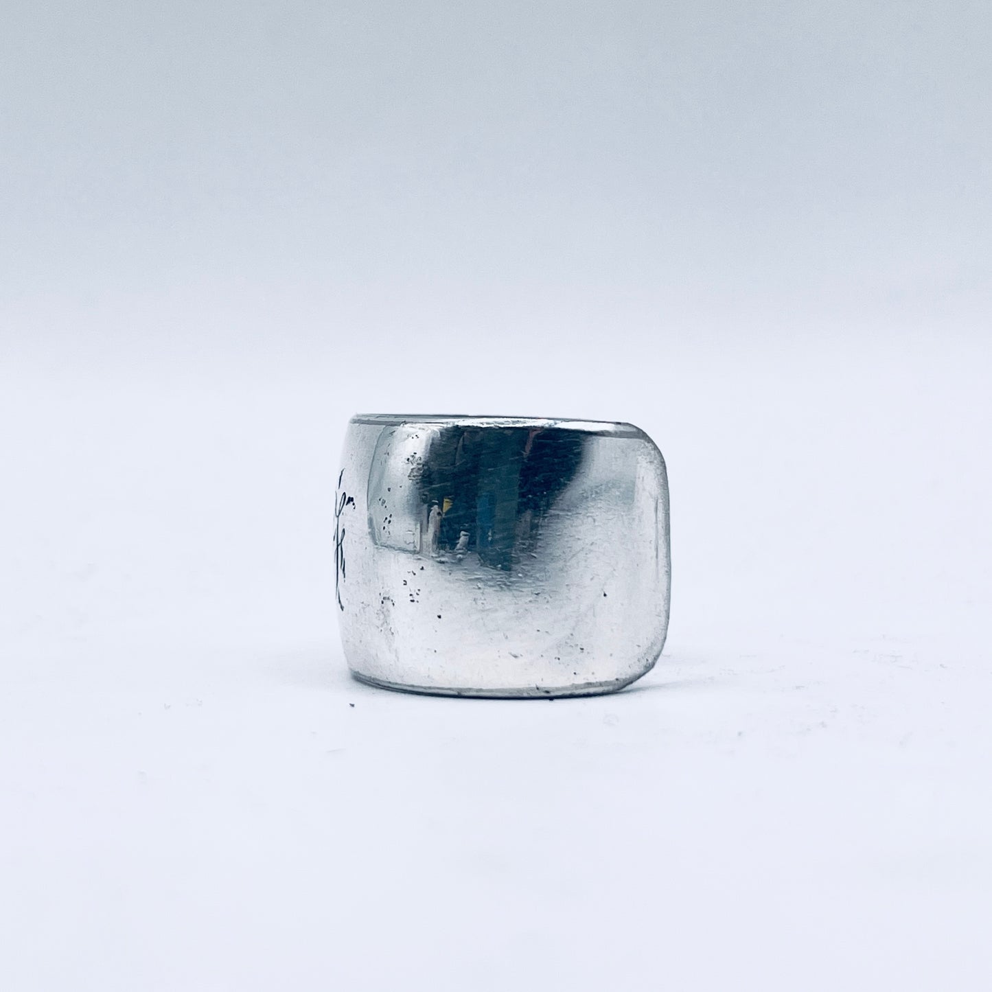 Anello Artigianale con Iniziale F