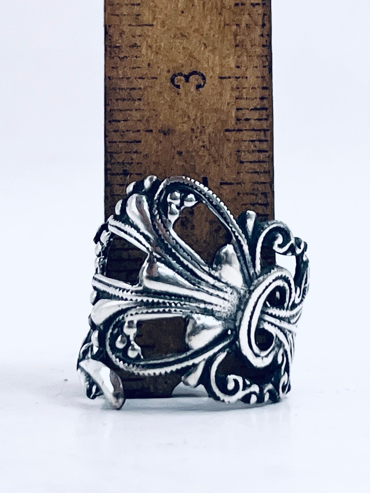 Anello Artigianale “BOCCHETTA SERRATURA GOCCIA” Realizzato con bocchetta serratura in Argento (Prima Metà del ’900)