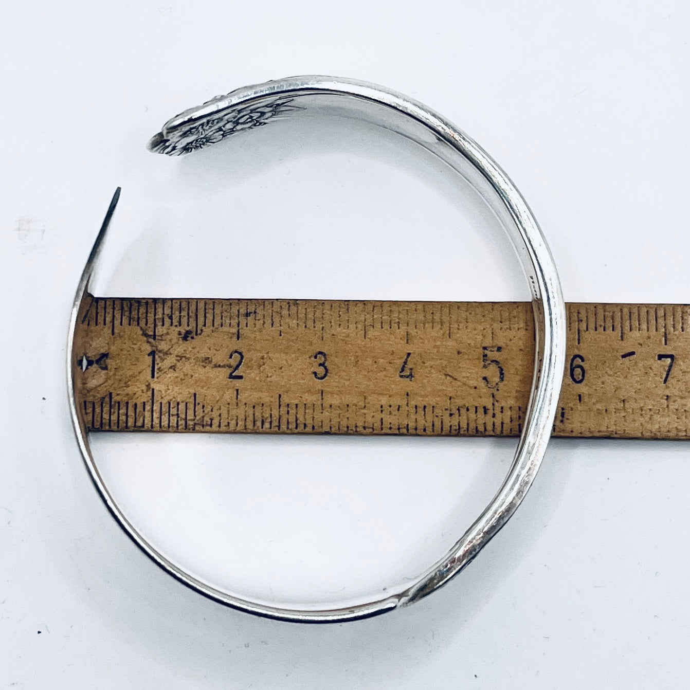 Bracciale Artigianale GIRASOLI Mod. MASTER BUTTER KNIFE  Realizzato con Antica posata in Argento (Prima Metà del ’900)