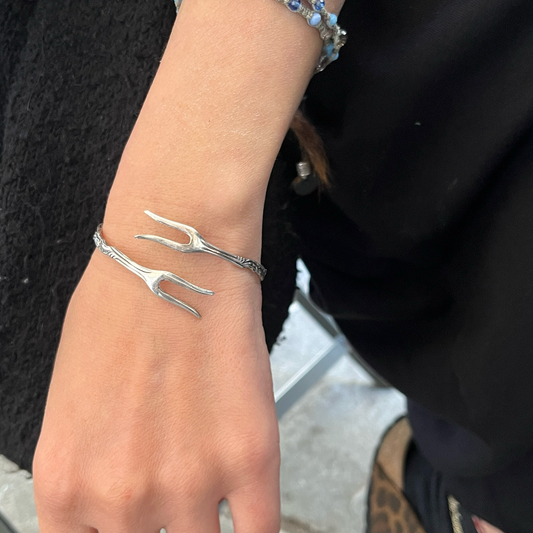 Bracciale Artigianale Mod. PINZETTA ZUCCHERO  Realizzato con Antica posata in Argento (Prima Metà del ’900)