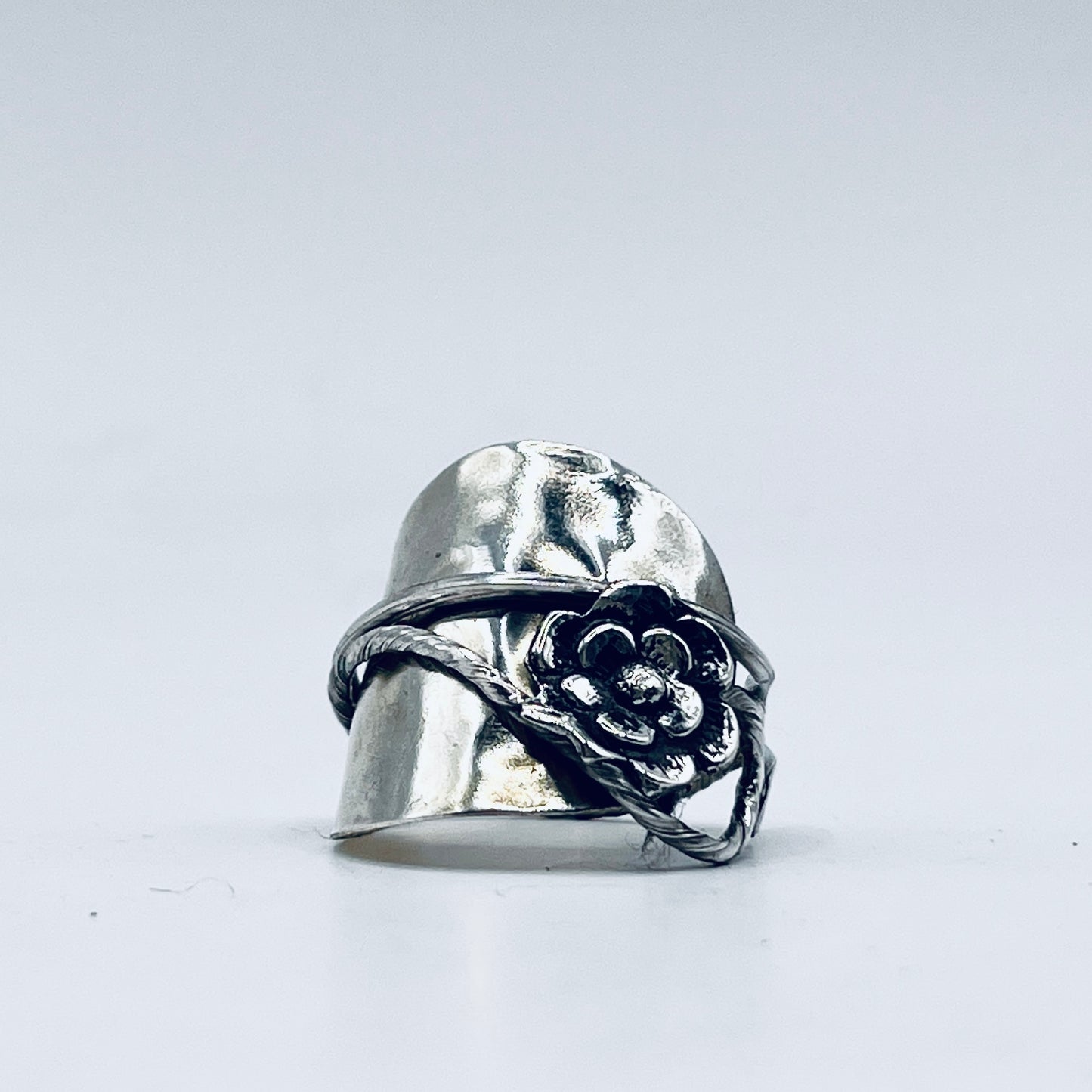 Anello Artigianale ART NOUVEAU Mod. INTERO/SPIRALE  Realizzato con Antica posata in Argento (Prima Metà del ’900)