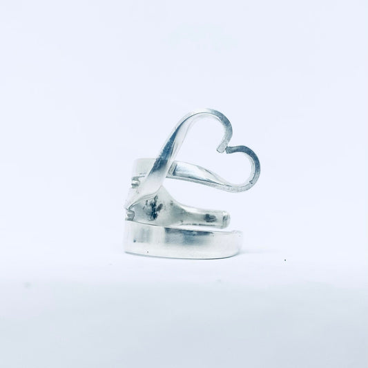 Anello Artigianale Mod. FORCHETTINA CUORE Realizzato con parte di antica forchettina in Argento (Prima Metà del ’900)