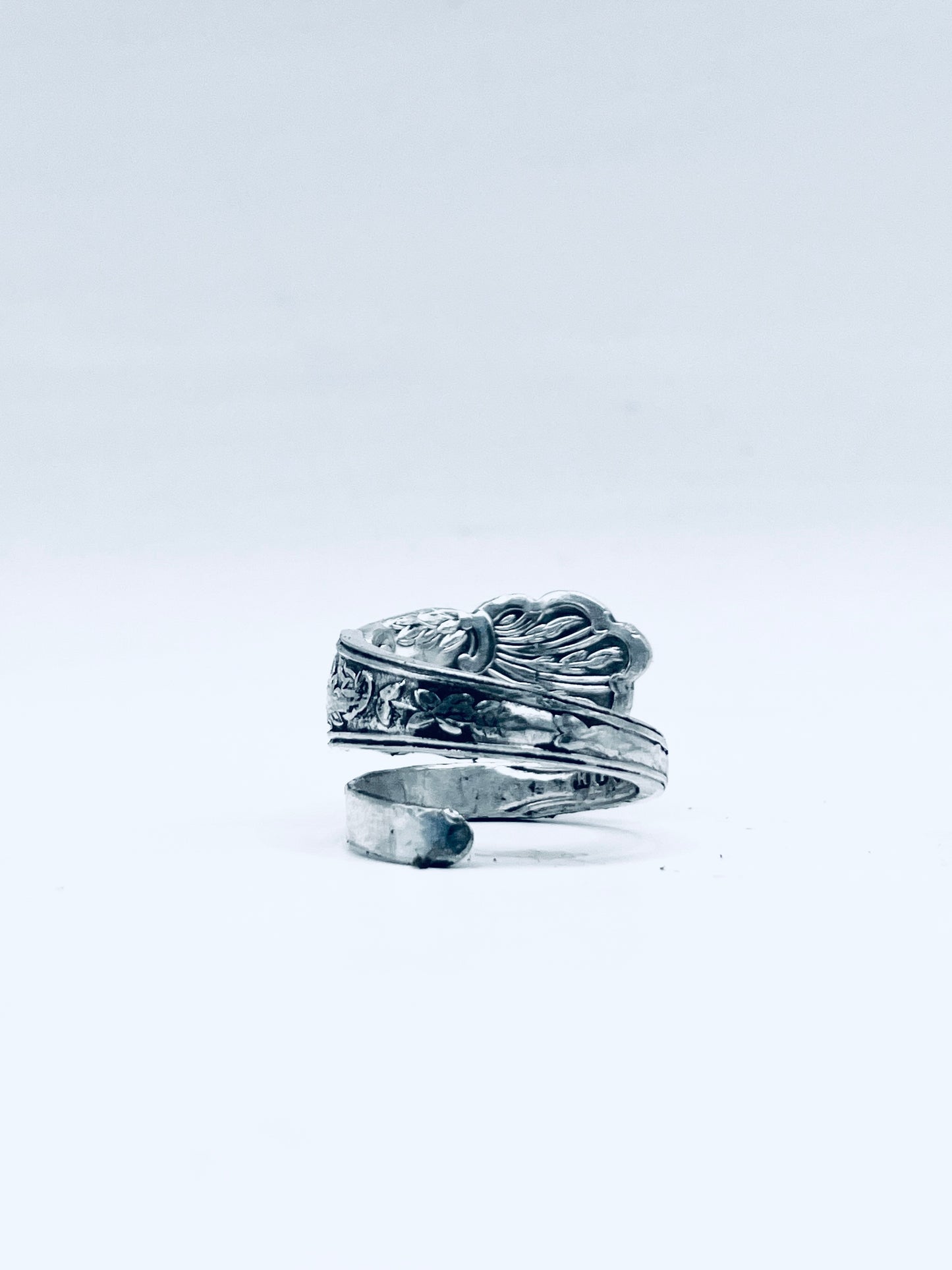 Anello Artigianale PAVONE Mod. SPIRALE/INTERO/CLASSICO  Realizzato con intero Antico Cucchiaino in Argento (Prima Metà del ’900)