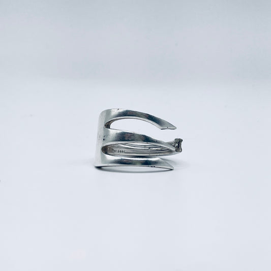 Anello Artigianale Mod. FORCHETTA 03 Realizzato con Antica posata in Argento (Prima Metà del ’900)