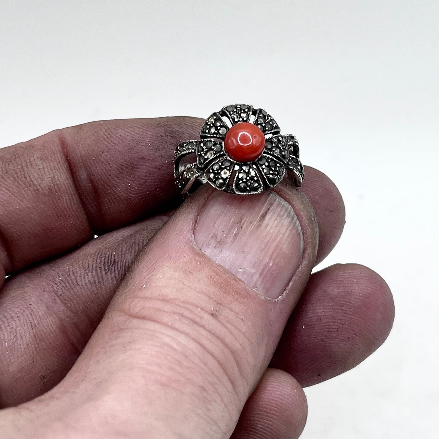 Anello Artigianale SPILLA CORALLO Mod. SPILLA Realizzato con Antica spilla in Argento (Prima Metà del ’900)