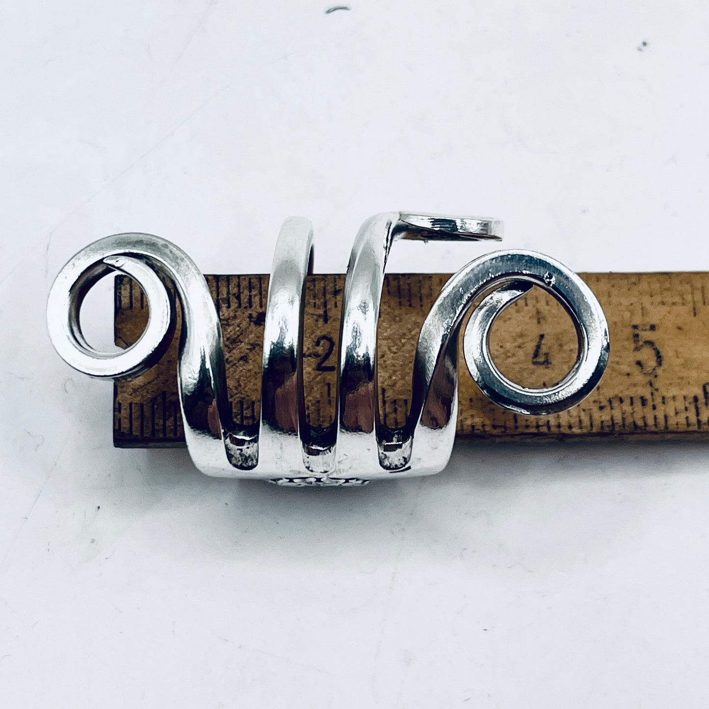 Anello Artigianale Mod. FORCHETTA ARRICCIATA  DECORO Realizzato con Antica posata in Argento (Prima Metà del ’900)