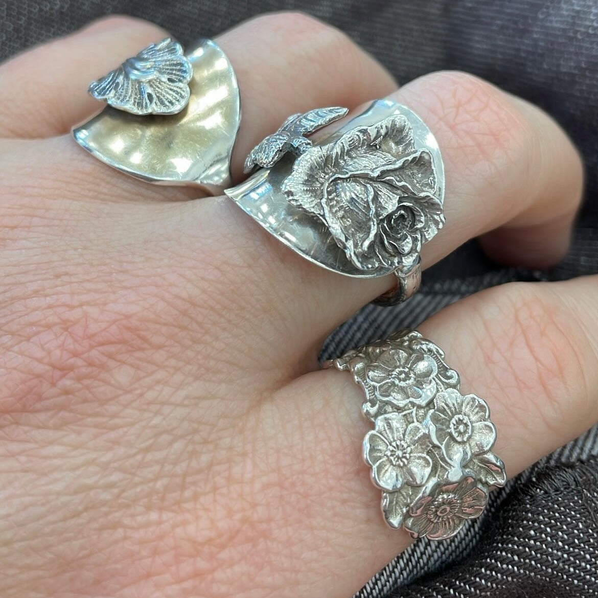 Anello Artigianale TEMPESTA DI FIORI Mod. CLASSICO/SPIRALE  Realizzato con Antica posata in Argento (Prima Metà del ’900)