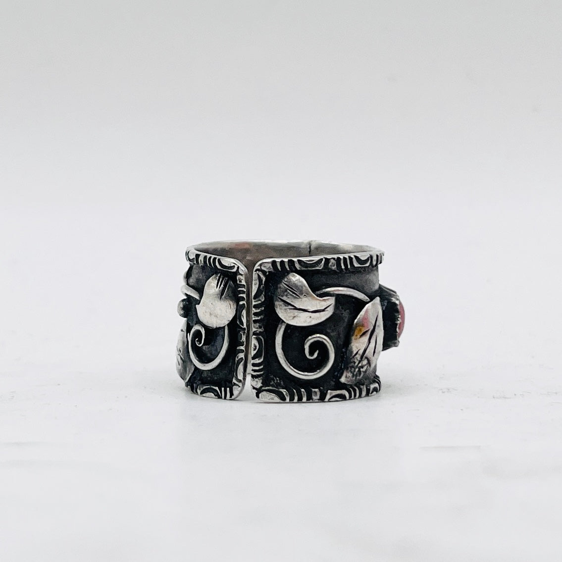 Anello Artigianale SPILLA CORALLO Mod. SPILLA Realizzato con Antica spilla in Argento (Prima Metà del ’900)