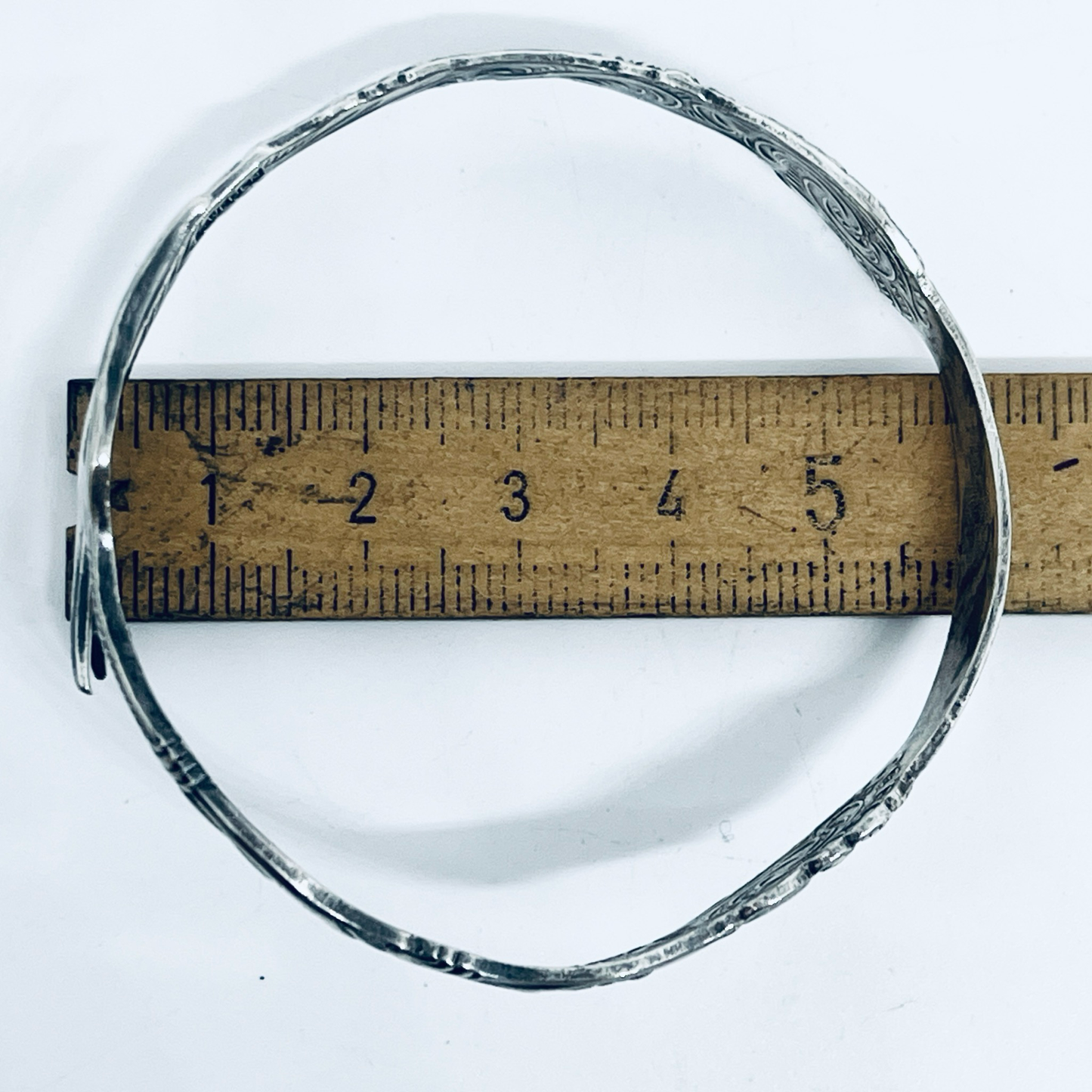 Bracciale Artigianale Mod. PINZETTA ZUCCHERO  Realizzato con Antica posata in Argento (Prima Metà del ’900)