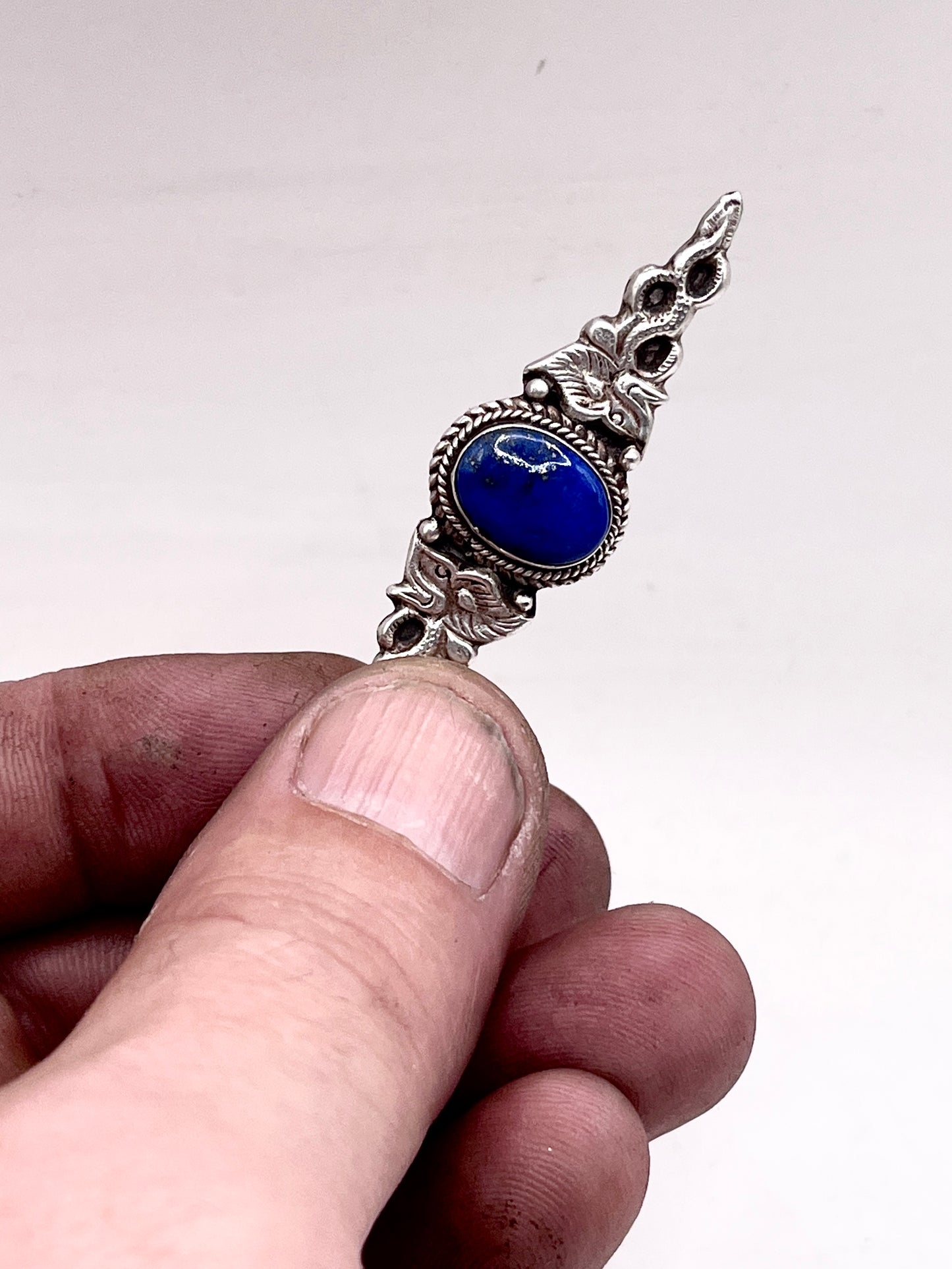 Anello Artigianale SPILLA OLTREMARE Mod. SPILLA LAPISLAZZULI Realizzato con Antica spilla in Argento (Prima Metà del ’900)