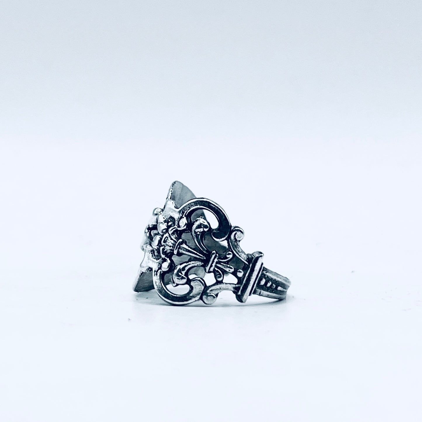 Anello Artigianale CONCHIGLIA REGALE Mod. INTERO  Realizzato con intero Antico Cucchiaino in Argento (Prima Metà del ’900)