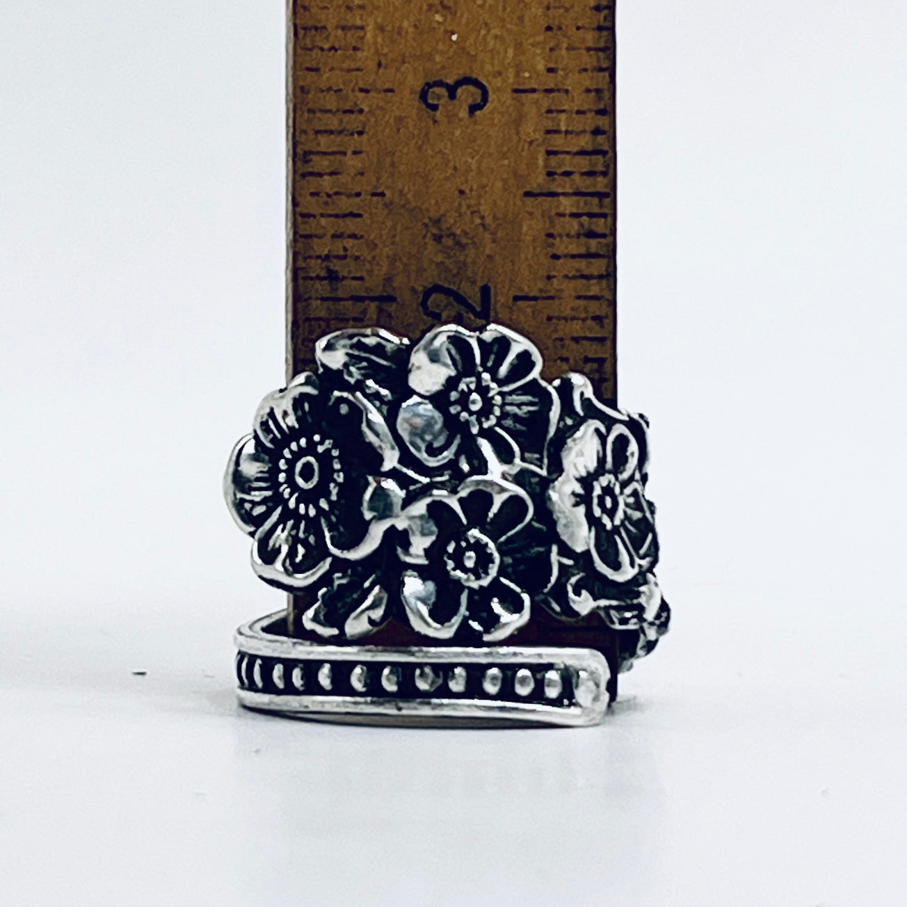 Anello Artigianale TEMPESTA DI FIORI Mod. CLASSICO/SPIRALE  Realizzato con Antica posata in Argento (Prima Metà del ’900)