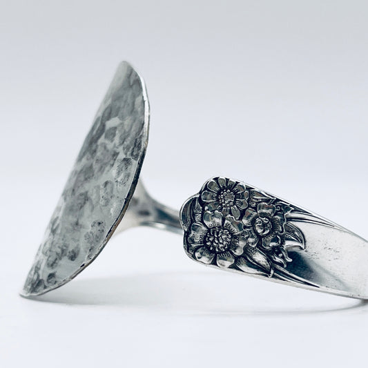Bracciale Artigianale GIRASOLI  Mod. CUCCHIAIO MARTELLATO  Realizzato con Antica posata in Argento (Prima Metà del ’900)