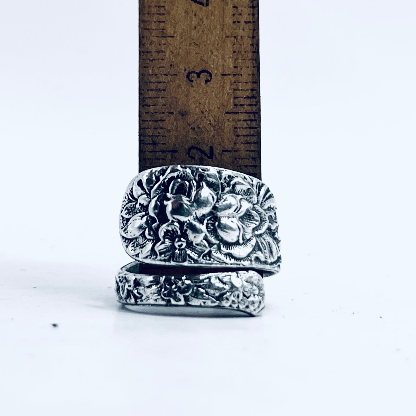 Anello Artigianale TEMPESTA DI FIORI 02 Mod. SPIRALE  Realizzato con Antica posata in Argento (Prima Metà del ’900)