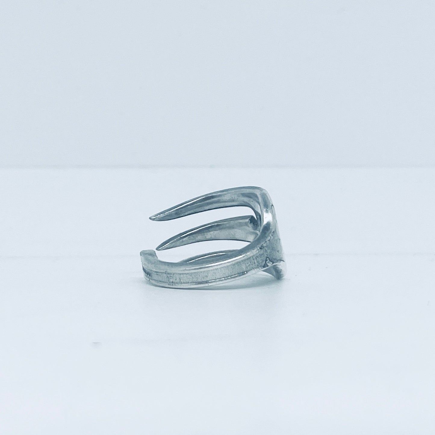 Anello Artigianale TRIDENTE Mod. FORCHETTA  Realizzato con Antica posata in Argento (Prima Metà del ’900)