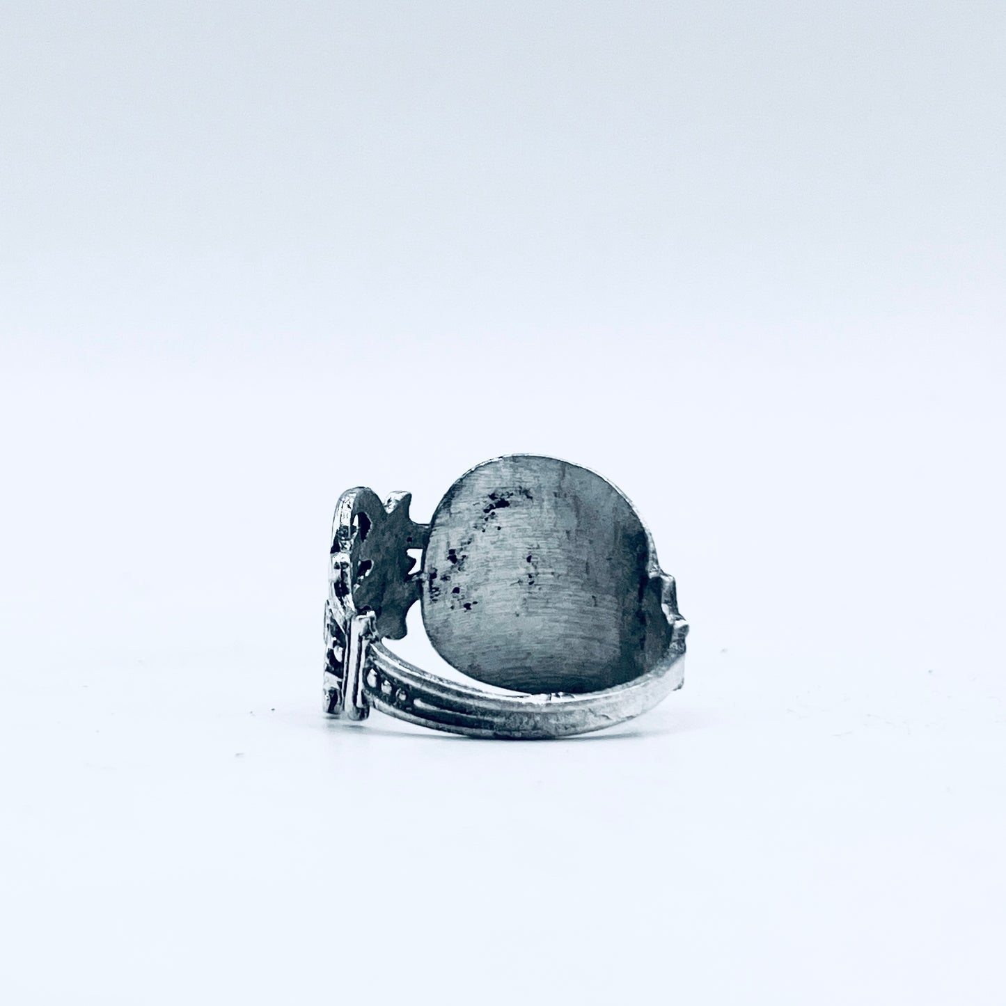 Anello Artigianale CONCHIGLIA REGALE Mod. INTERO  Realizzato con intero Antico Cucchiaino in Argento (Prima Metà del ’900)