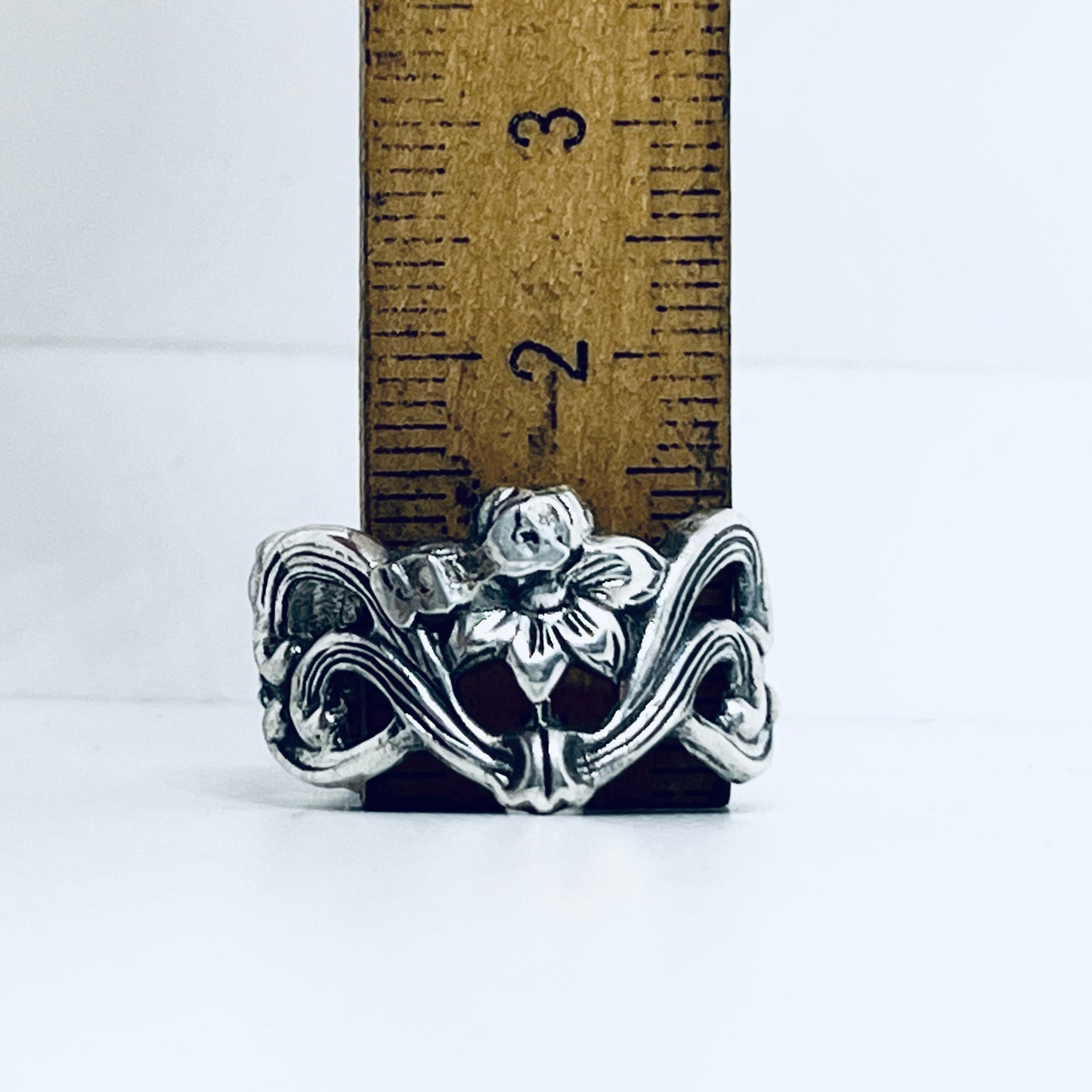 Anello Artigianale NARCISO Mod. SPILLA Realizzato con Antica spilla in Argento (Prima Metà del ’900)