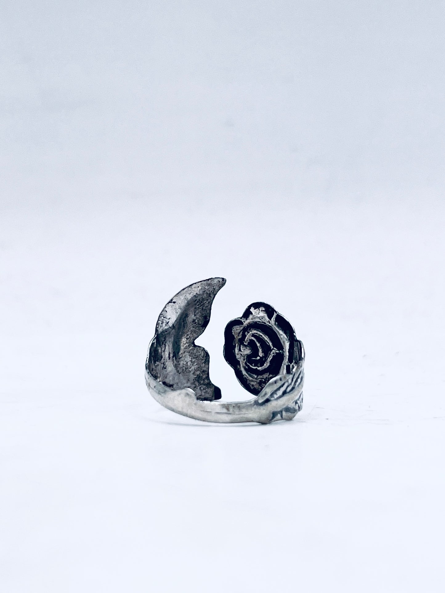 Anello Artigianale Mod. MINICODA#01 ROSA Realizzato con Antica posata in Argento (Prima Metà del ’900)