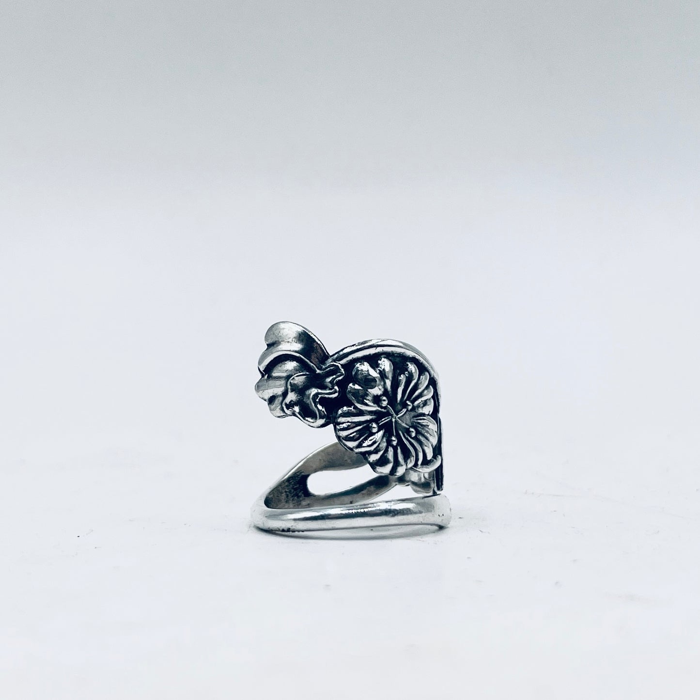 Anello Artigianale FIORDALISO FINLANDESE  Mod. SPIRALE/CLASSICO Realizzato con Antica posata (Prima Metà del ’900)