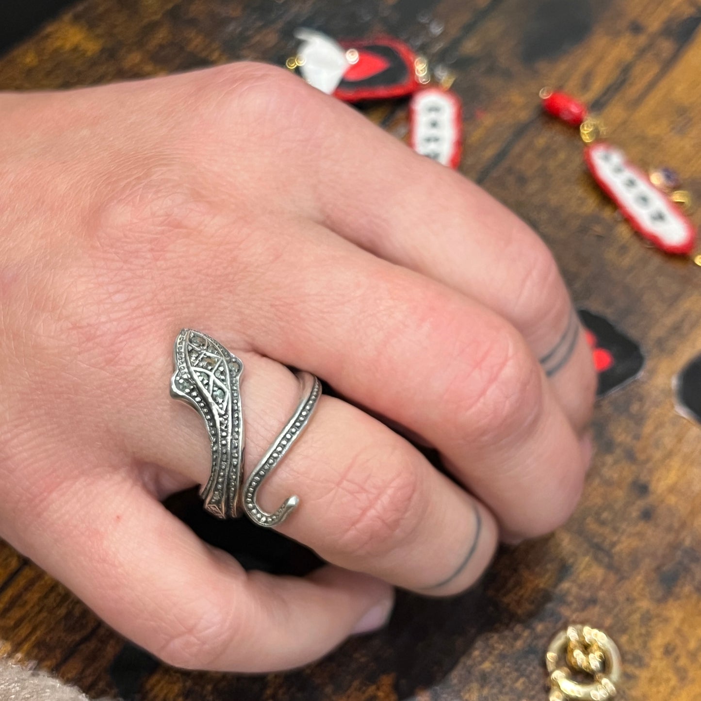 Anello Artigianale da GECO a SERPENTE Mod. SPILLA Realizzato con Antica spilla in Argento (Prima Metà del ’900)