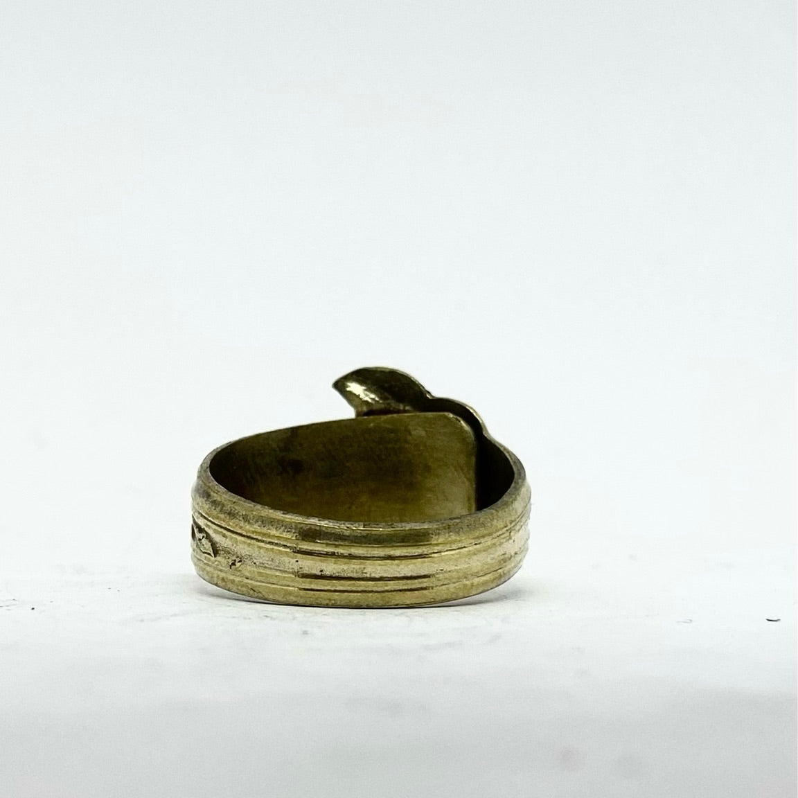Anello Artigianale ZAMPA03 Mod. PINZETTA  Realizzato con Antica posata in OTTONE (Prima Metà del ’900)
