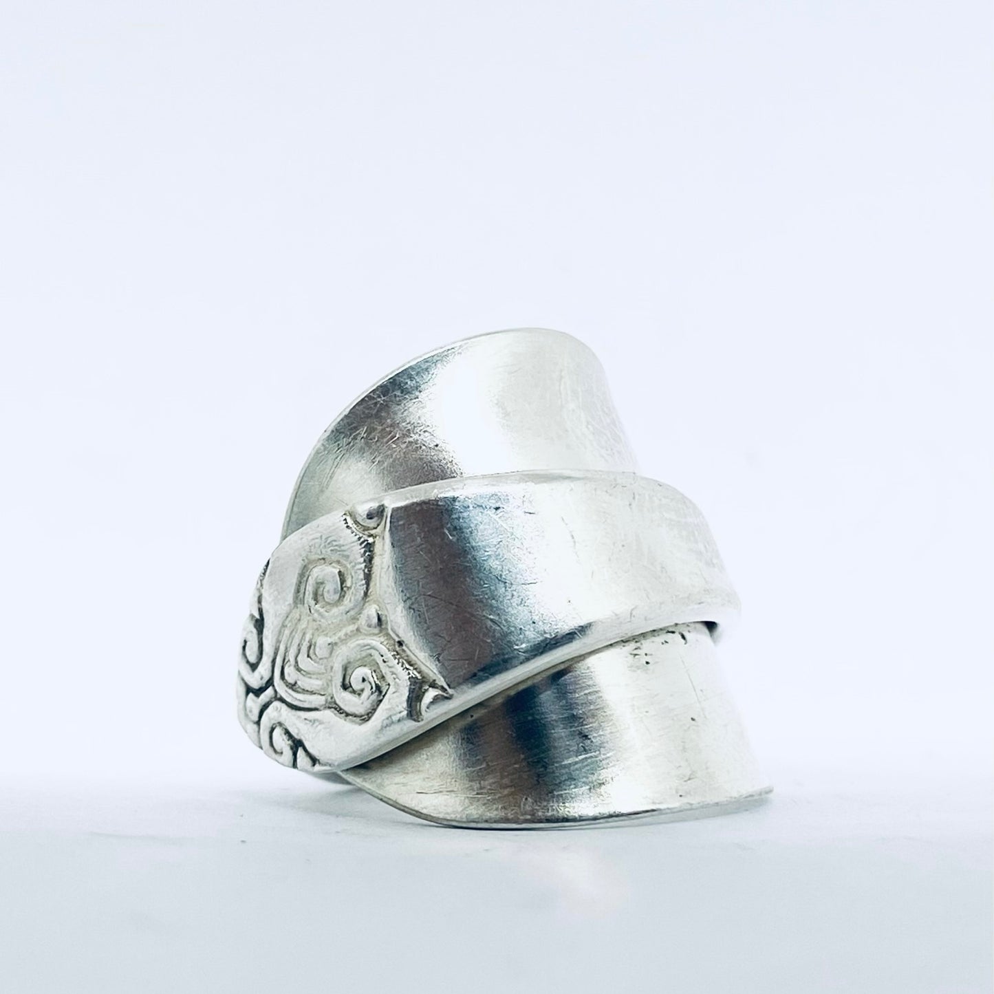 Anello Artigianale Mod. INTERO  Realizzato con intero Antico Cucchiaino in Argento (Prima Metà del ’900)