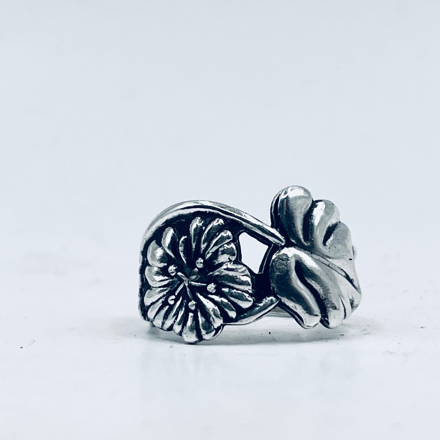 Anello Artigianale FIORDALISO FINLANDESE  Mod. SPIRALE/CLASSICO Realizzato con Antica posata (Prima Metà del ’900)