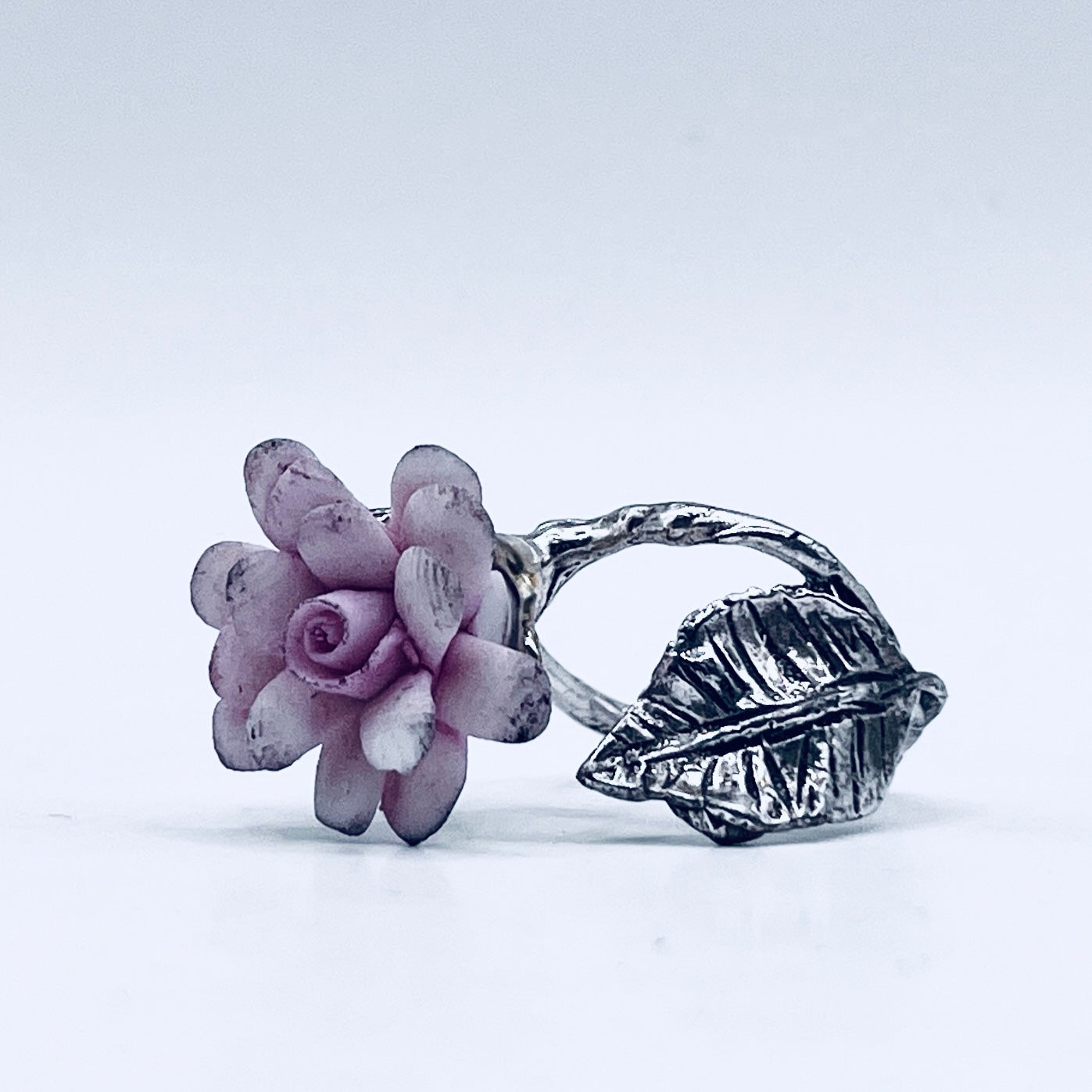 Anello Artigianale ROSA 03 Mod. CLASSICO  Realizzato con Antica SPILLA in Argento 800(Prima Metà del ’900)
