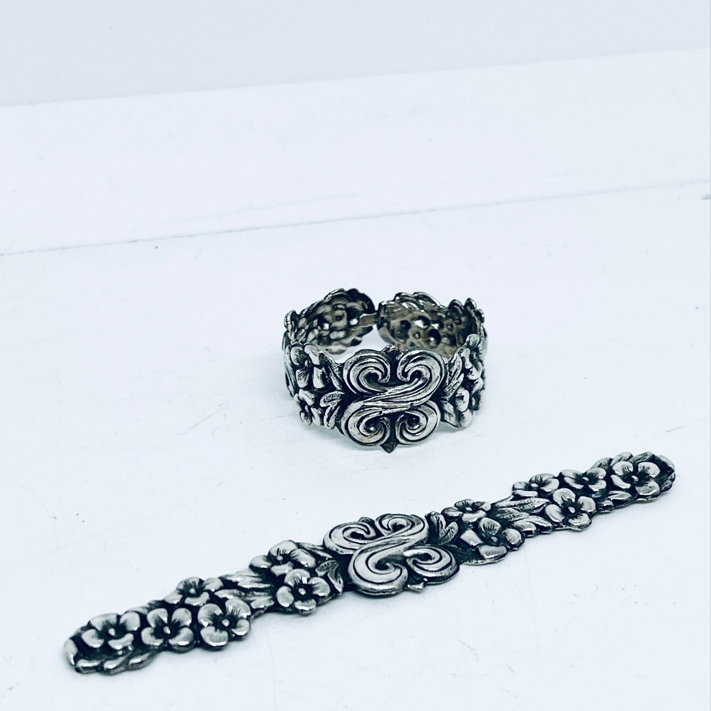 Anello Artigianale “BOCCHETTA SERRATURA NODO” Realizzato con bocchetta serratura in Argento (Prima Metà del ’900)