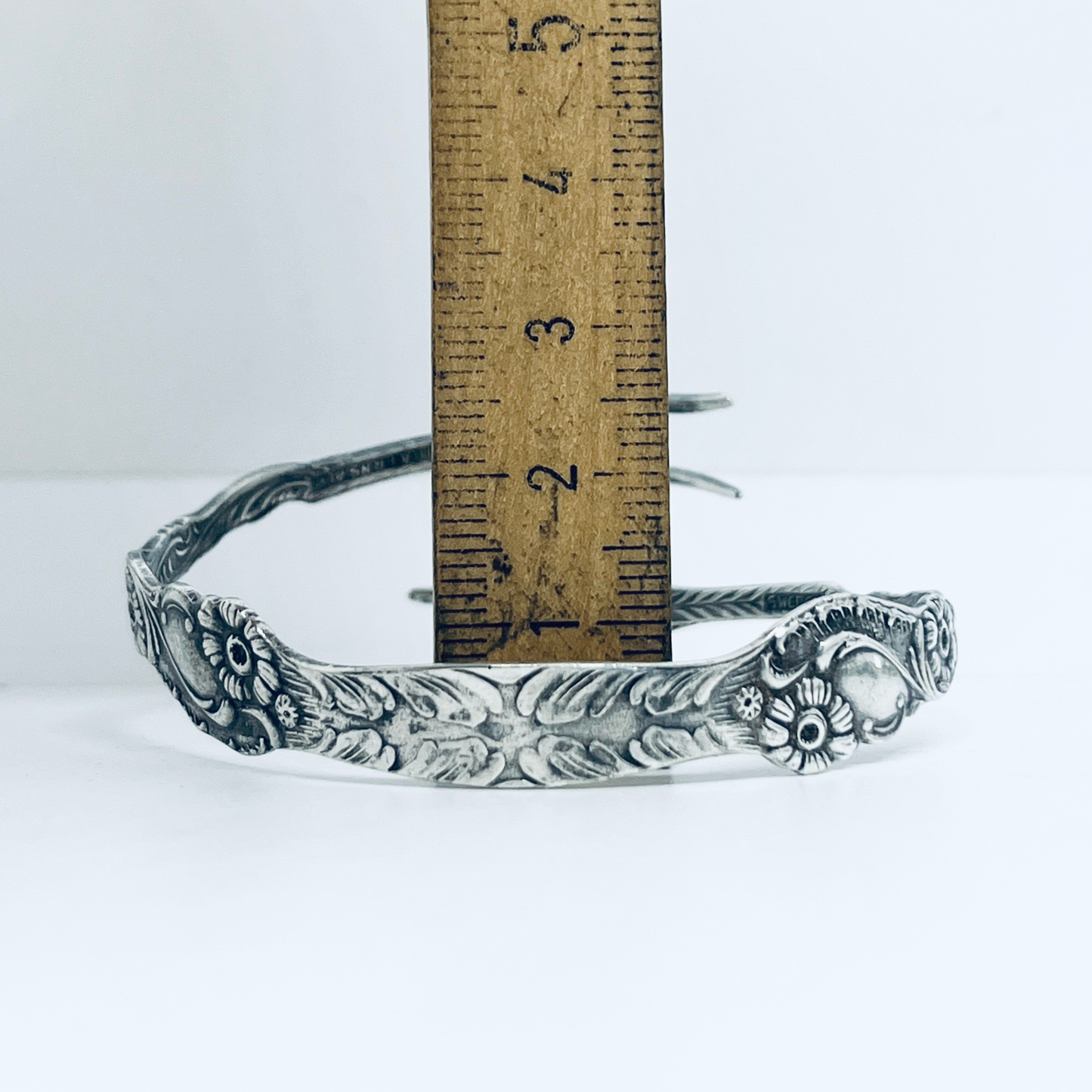 Bracciale Artigianale Mod. PINZETTA ZUCCHERO  Realizzato con Antica posata in Argento (Prima Metà del ’900)