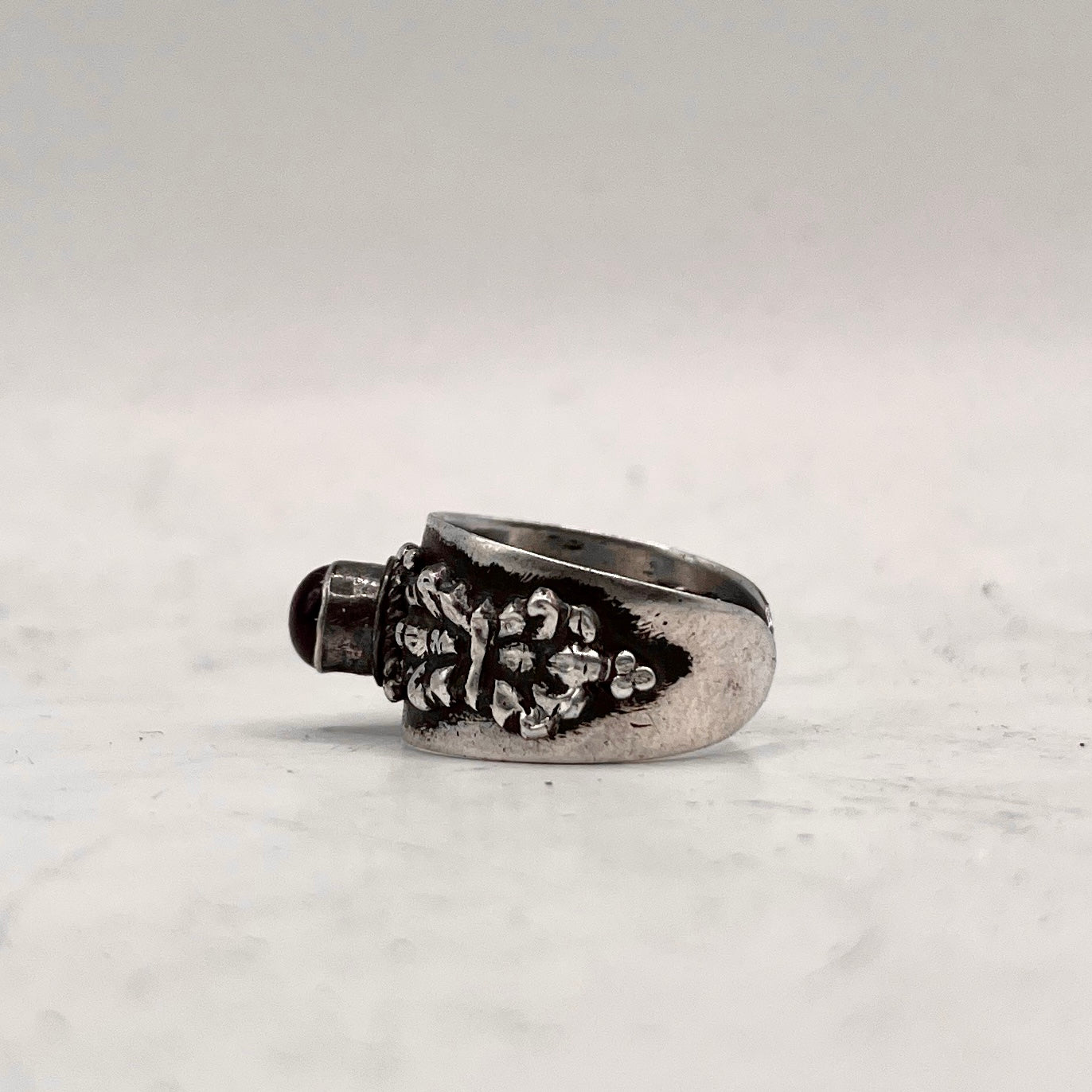 Anello Artigianale GRANATO 04 Mod. SPILLA Realizzato con Antica spilla in Argento (Prima Metà del ’900)