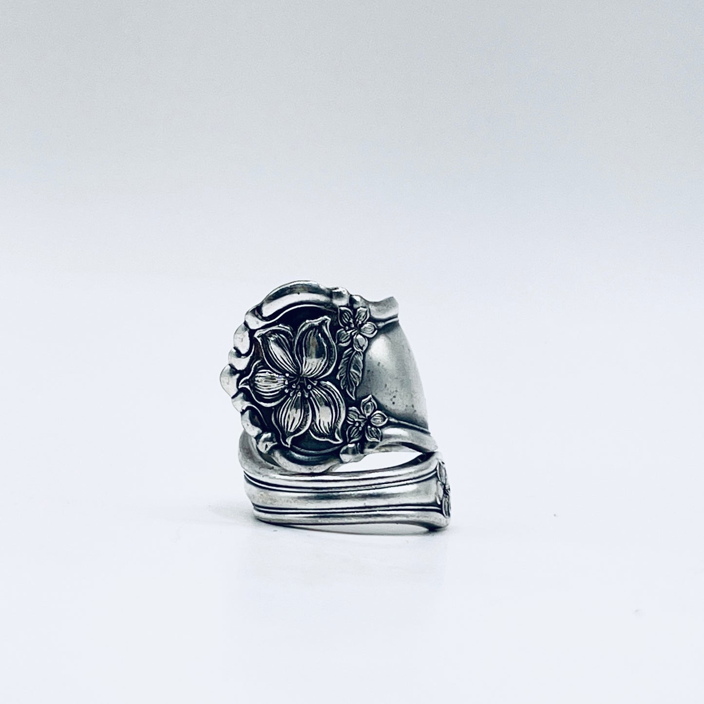 Anello Artigianale Mod. SPIRALE  ZAGARA Realizzato con Antica posata in Argento (Prima Metà del ’900)