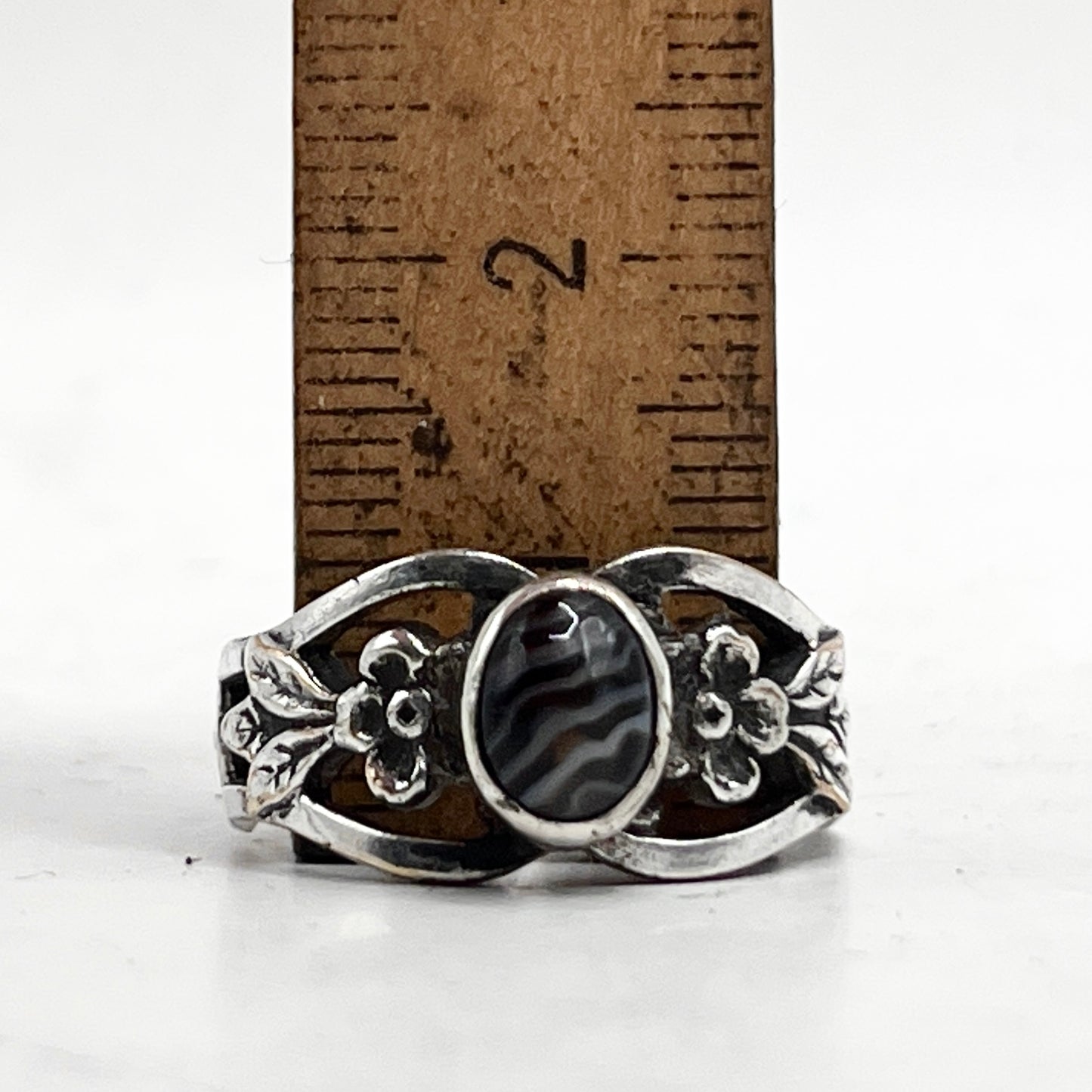Anello Artigianale ZEBRA STONE Mod. SPILLA Realizzato con Antica spilla in Argento (Prima Metà del ’900)
