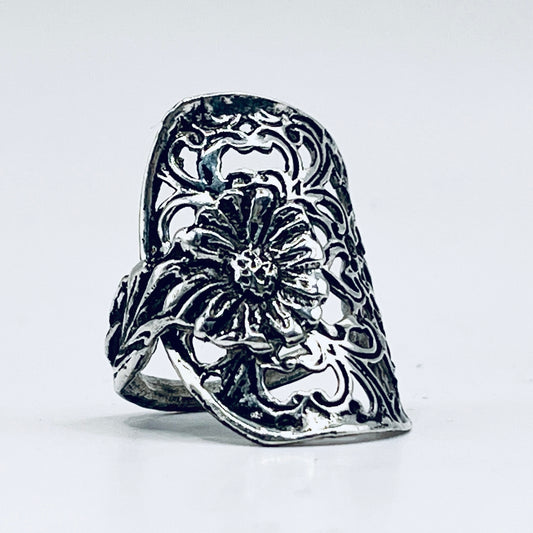 Anello Artigianale “TRAFORATO MARGHERITA” Mod. INTERO  Realizzato con intero Antico Cucchiaino in Argento (Prima Metà del ’900)