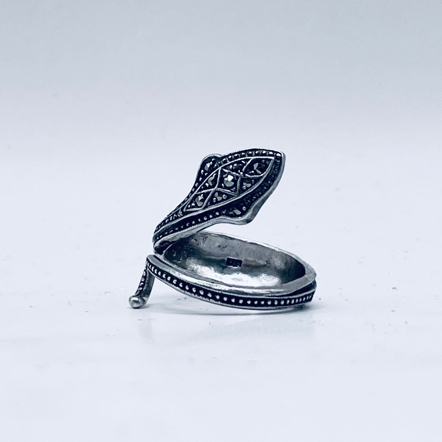 Anello Artigianale da GECO a SERPENTE Mod. SPILLA Realizzato con Antica spilla in Argento (Prima Metà del ’900)