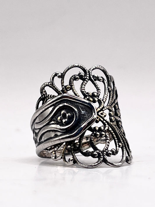 Anello Artigianale MERLETTO FIORITO Mod. PINZETTE Realizzato con Antica pinzetta in Argento (Prima Metà del ’900)