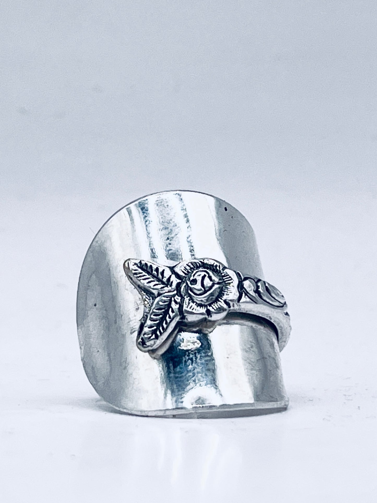 Anello Artigianale Mod. INTERO ROSELLINA  Realizzato con intero Antico Cucchiaino in Argento (Prima Metà del ’900)