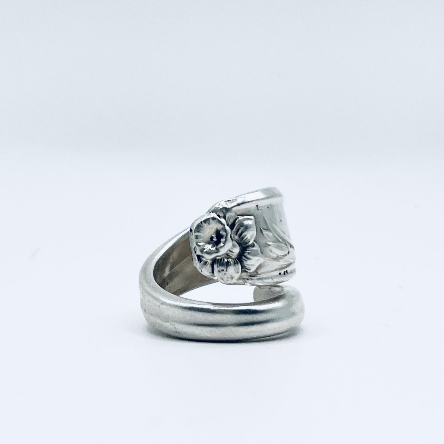 Anello Artigianale NARCISO Mod. CLASSICO/SPIRALE  Realizzato con Antica posata in Argento (Prima Metà del ’900)
