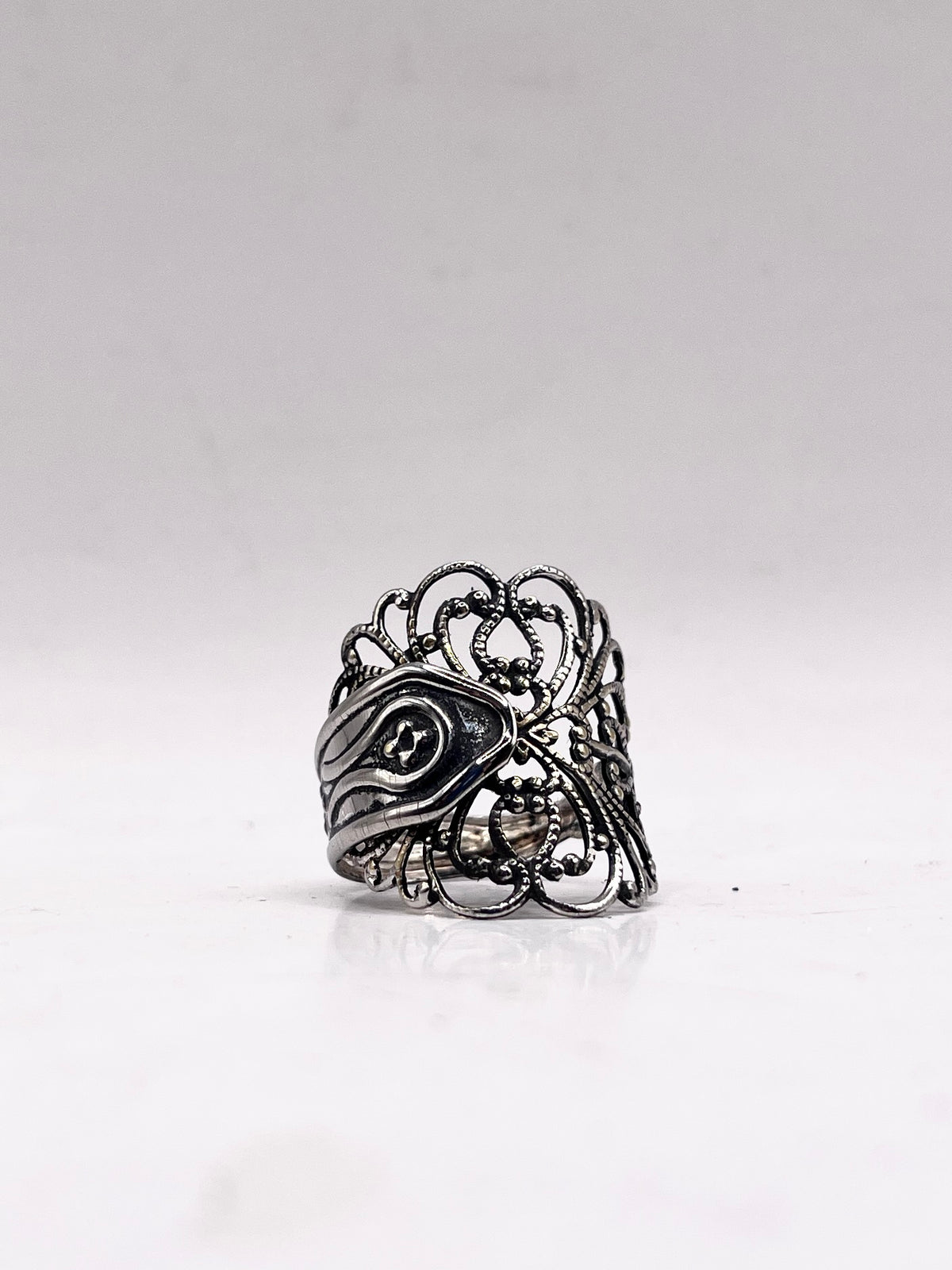 Anello Artigianale MERLETTO FIORITO Mod. PINZETTE Realizzato con Antica pinzetta in Argento (Prima Metà del ’900)