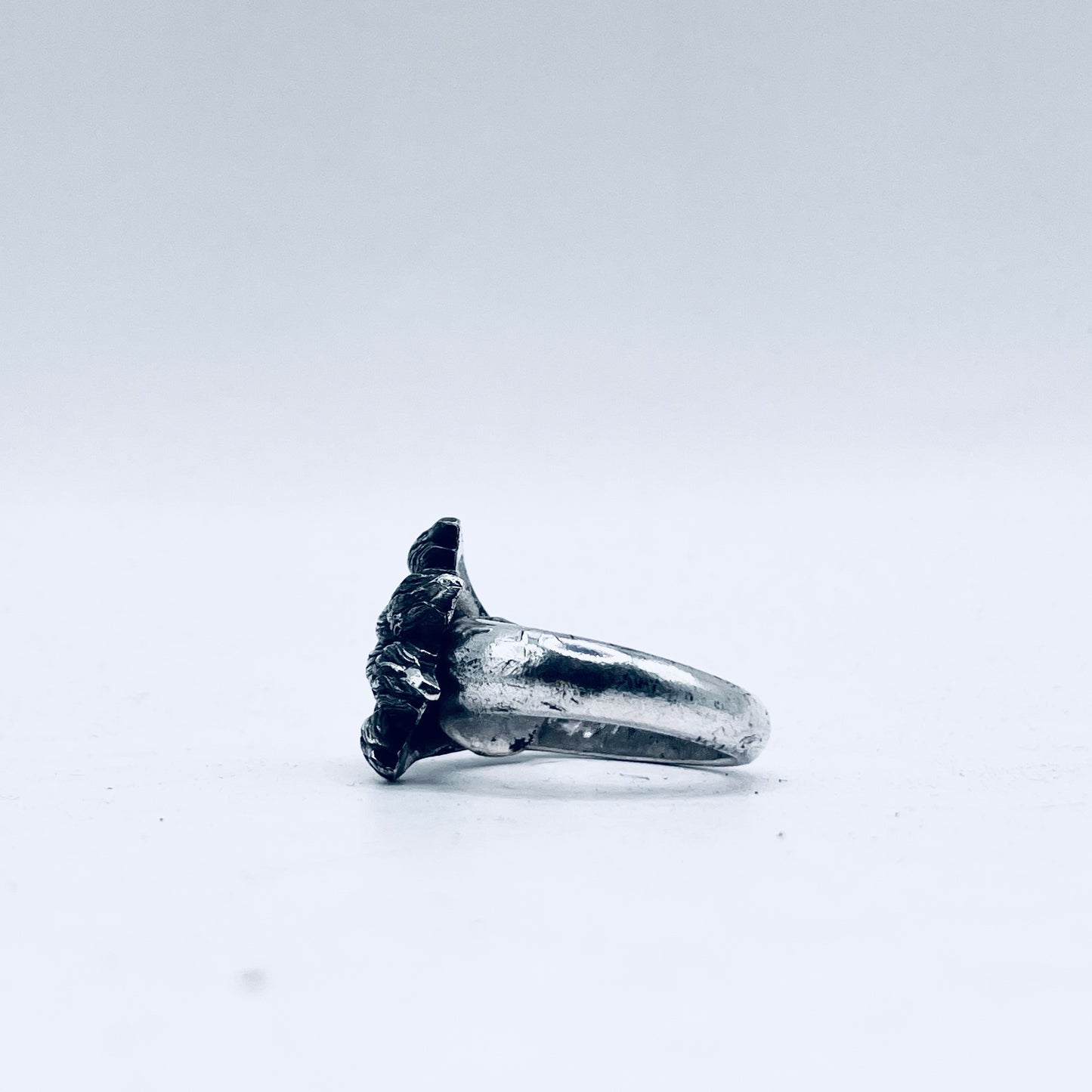 Anello Artigianale ZAMPA LEONE Mod. PINZETTA CLASSICO UOMO Realizzato con Antica posata in Argento (Prima Metà del ’900)