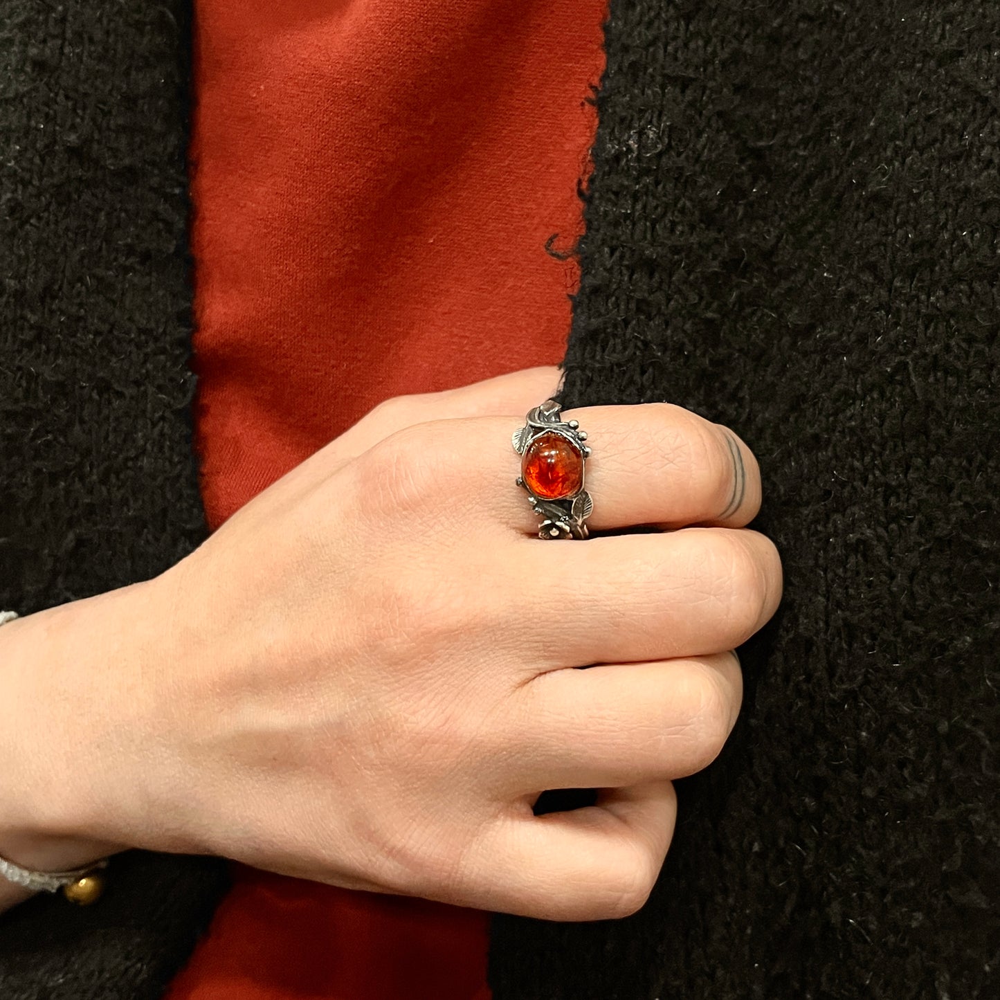 Anello Artigianale SPILLA AMBRA Mod. SPILLA Realizzato con Antica spilla in Argento (Prima Metà del ’900)