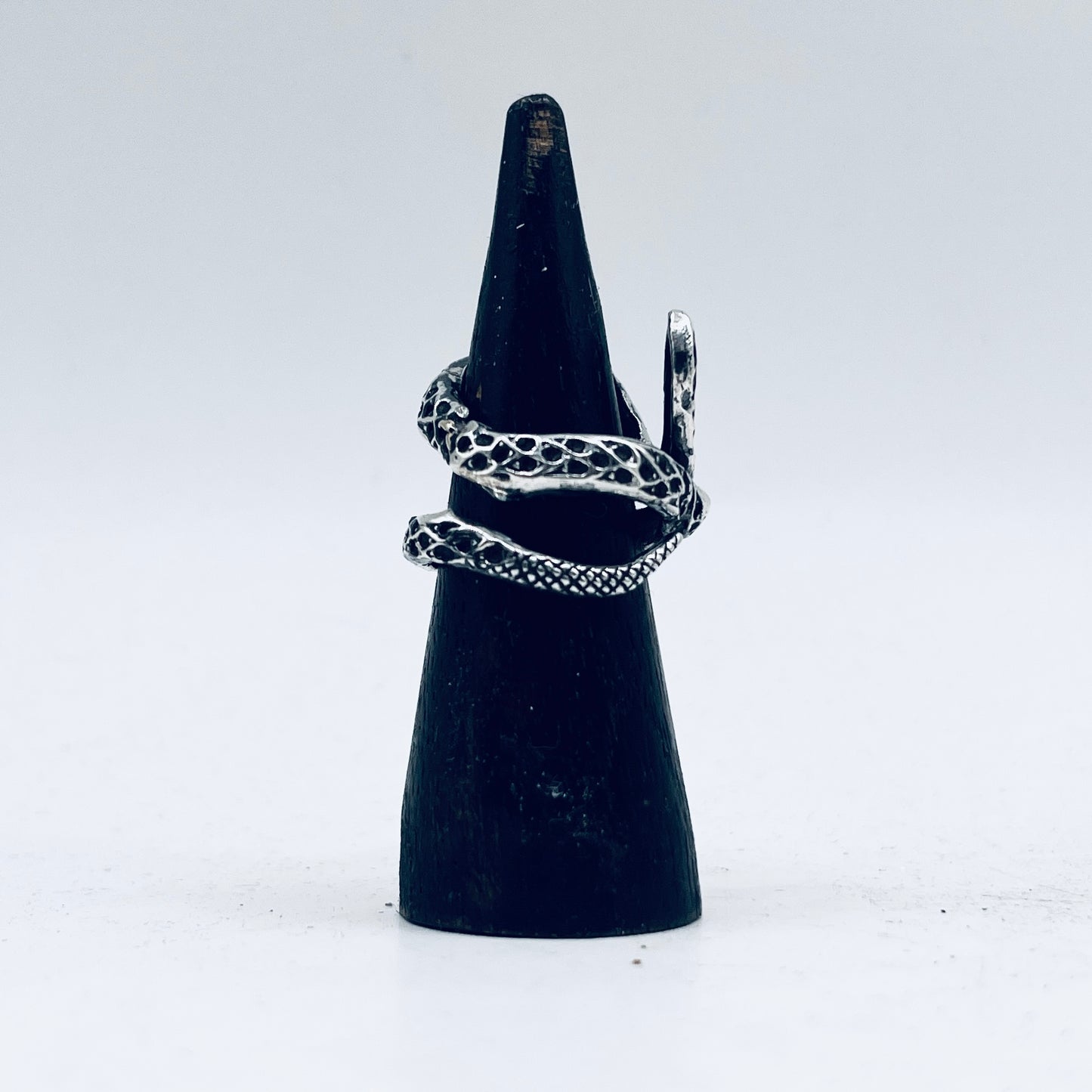 Anello Artigianale SERPENTE Mod. SPILLA Realizzato con Antica spilla in Argento (Prima Metà del ’900)