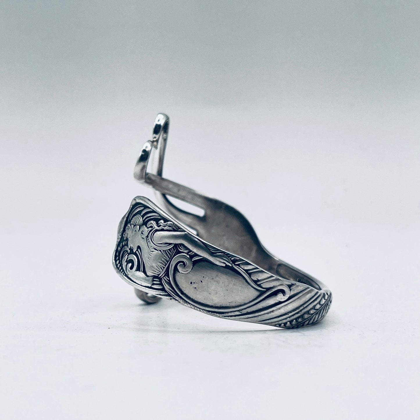 Bracciale Artigianale “SIREN” Mod. FORCHETTA  CUORE Realizzato con Antica posata in lega d’argento (Prima Metà del ’900)