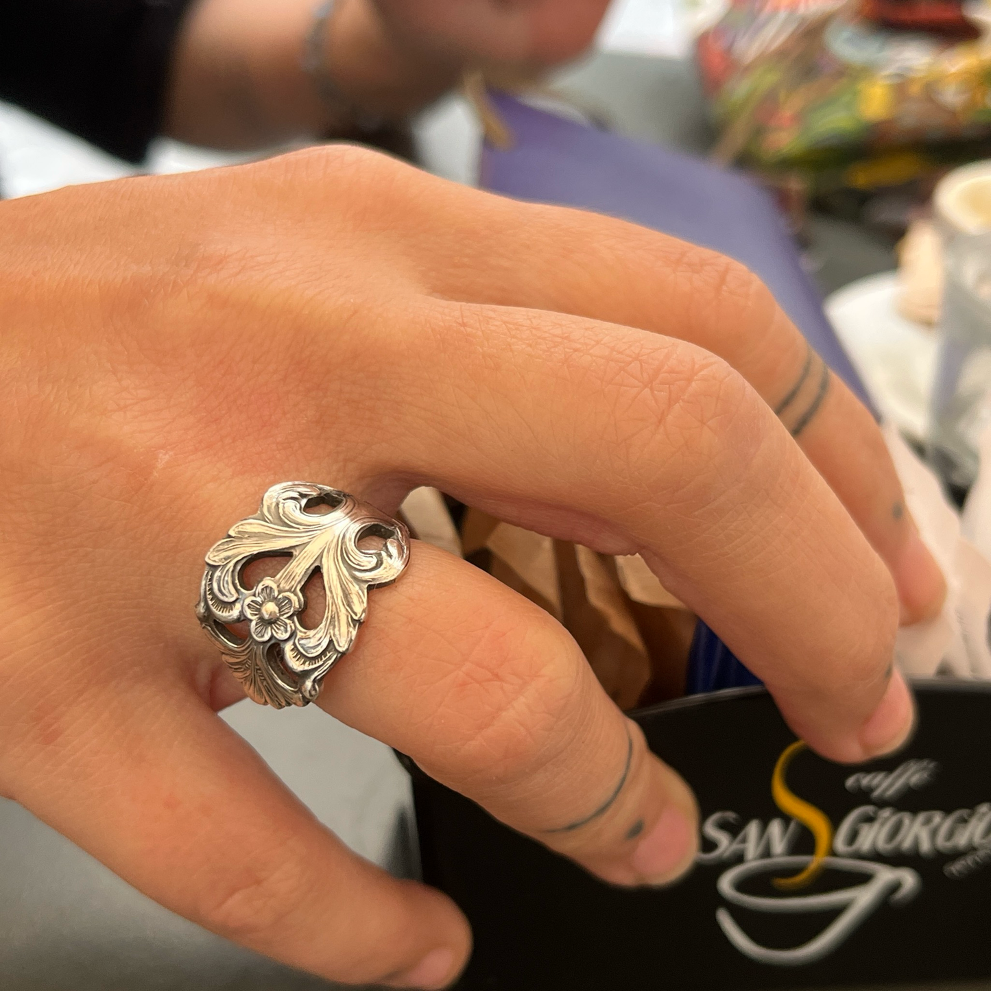 Anello Artigianale NONTISCORDARDIMÉ Mod. CLASSICO TRAFORATO Realizzato con Antica posata in Argento (Prima Metà del ’900)
