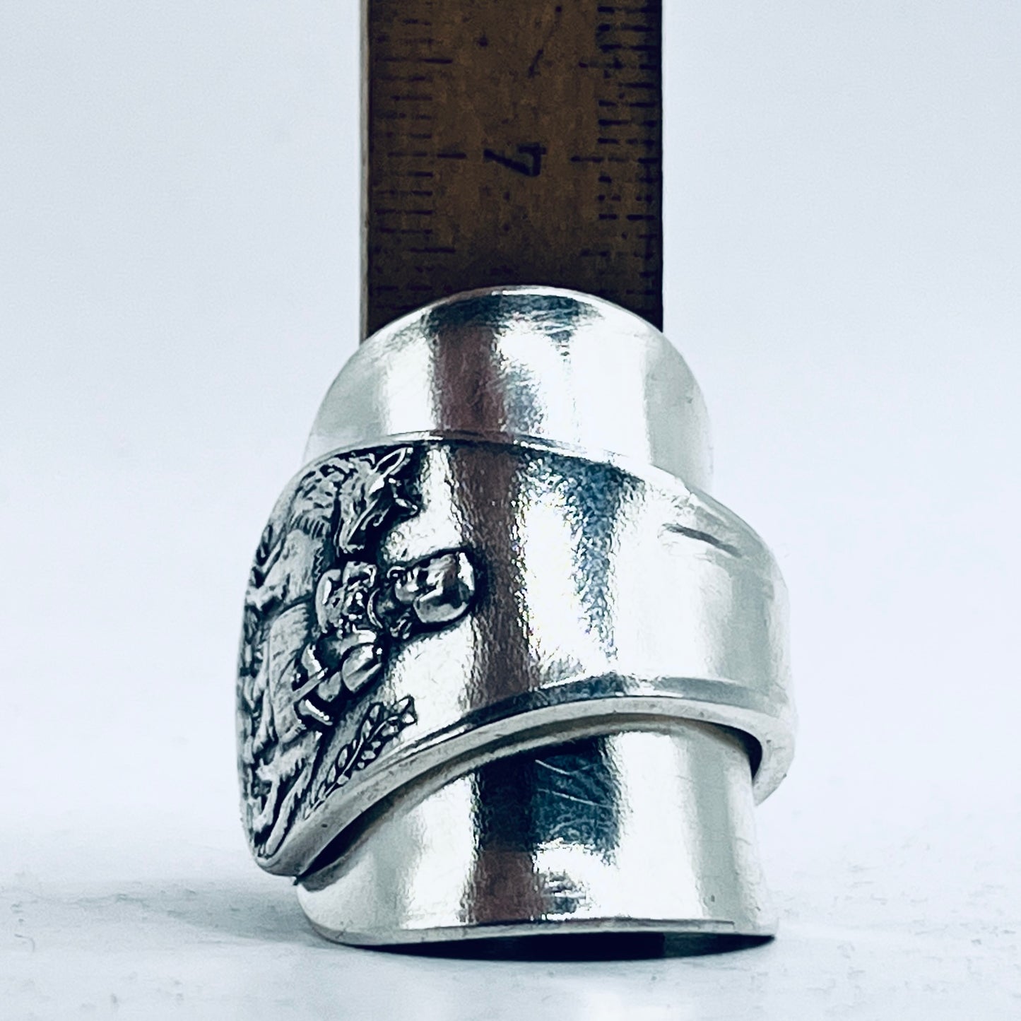 Anello Artigianale CAPPUCCETTO ROSSO&LUPO Mod. INTERO  CUCCHIAINO PAPPA Realizzato con intero Antico cucchiaino da pappa in Argento (Prima Metà del ’900)