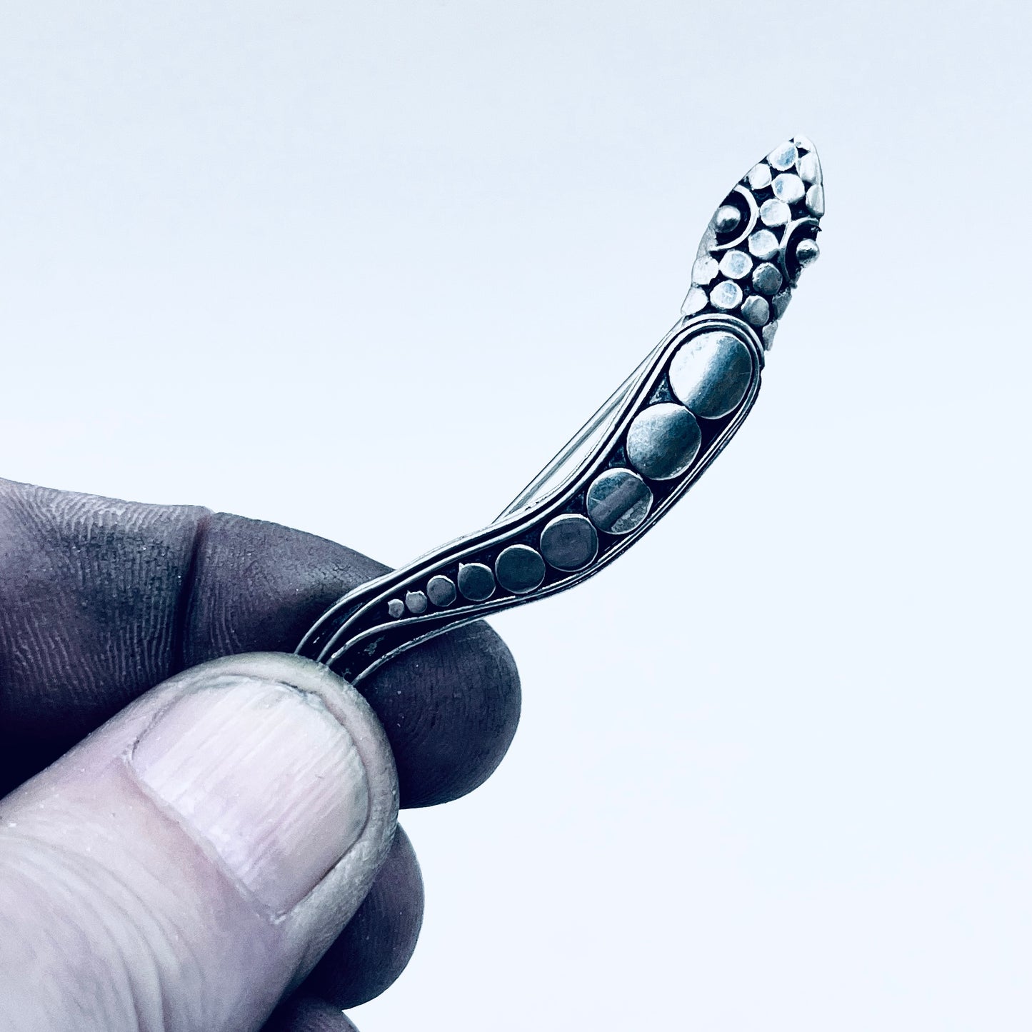 Anello Artigianale da SERPENTE COSMICO Mod. SPILLA Realizzato con Antica spilla in Argento (Prima Metà del ’900)