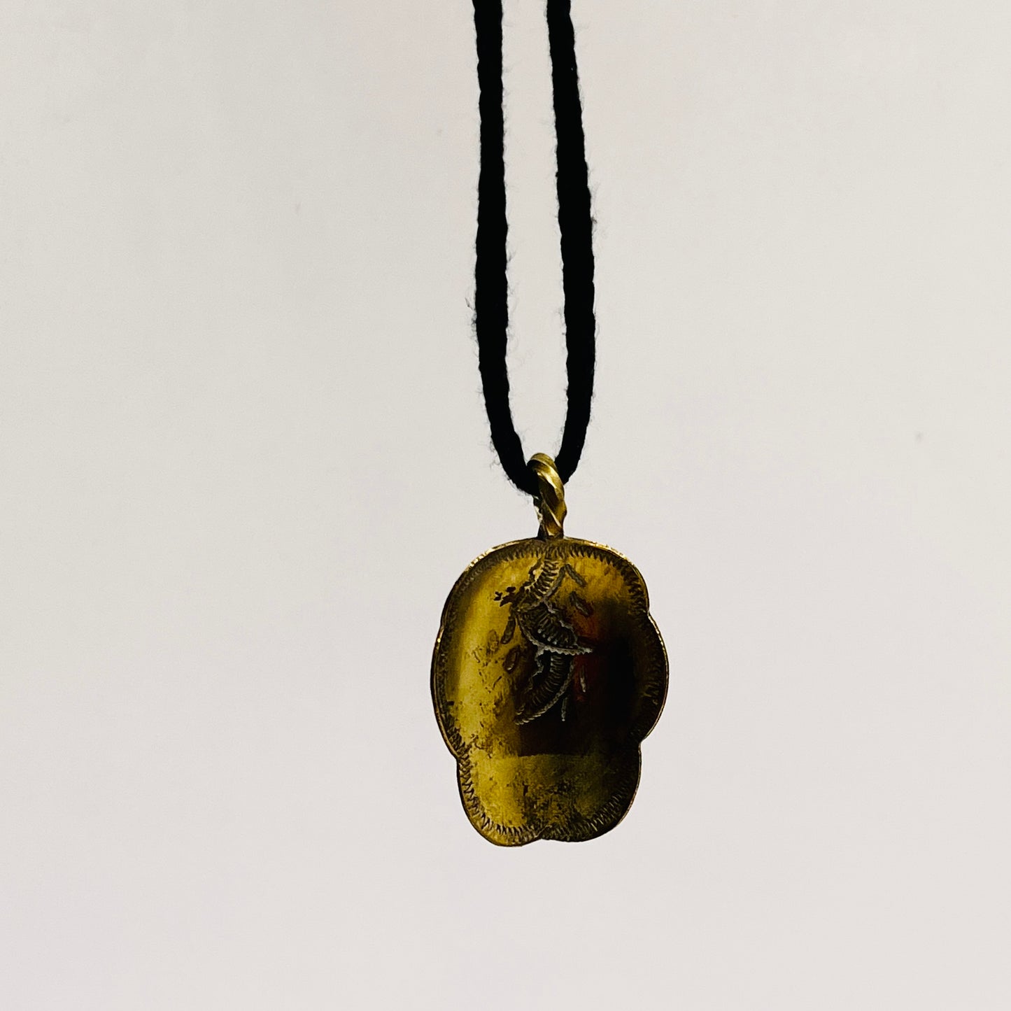 Anello + Pendente Artigianale “Wayang Kulit”  Realizzato con Antica posata in OTTONE (Prima Metà del ’900)