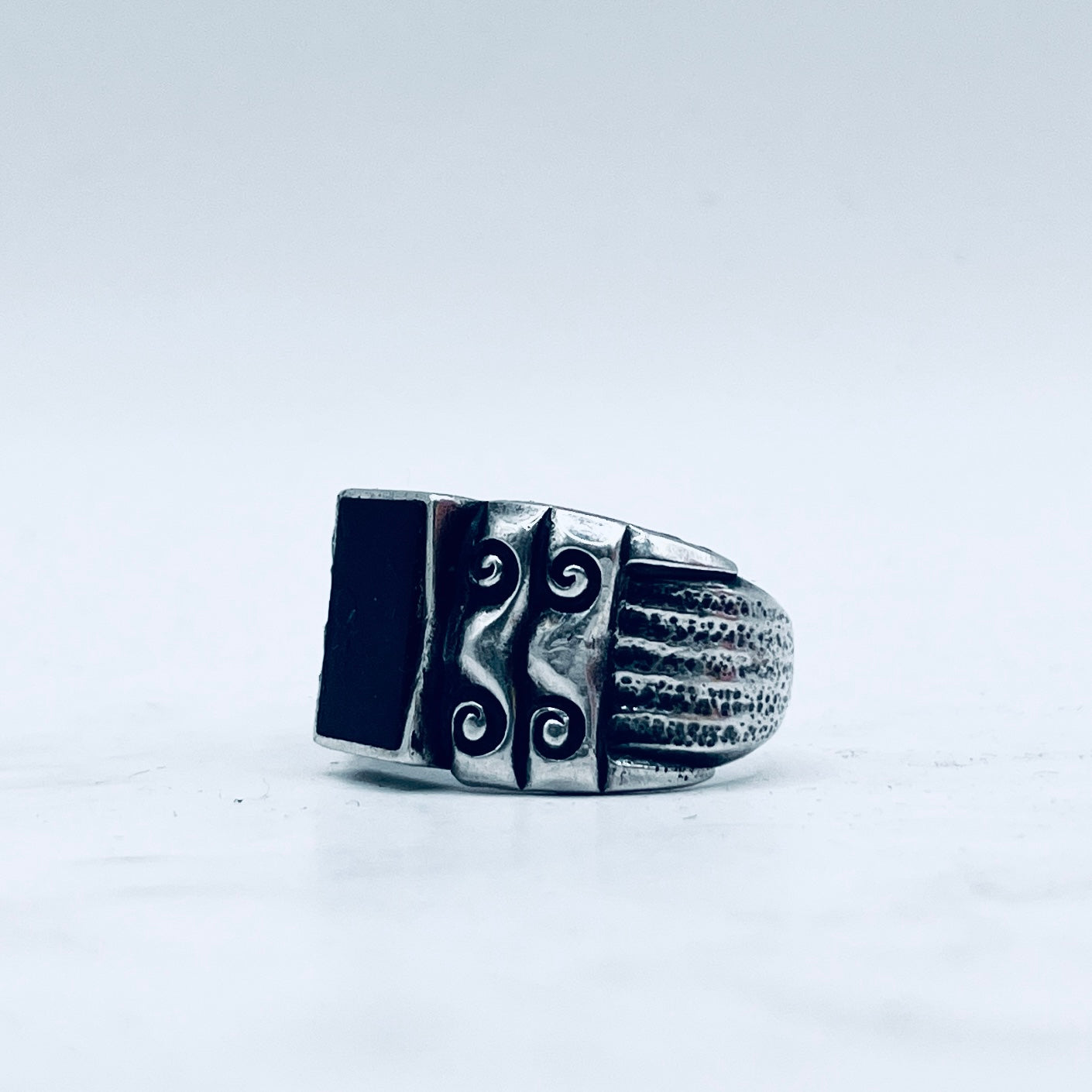 Anello Artigianale ONICE Mod. SPILLA Realizzato con Antica spilla in Argento (Prima Metà del ’900)
