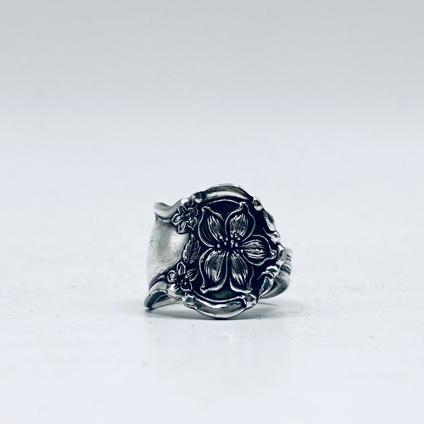 Anello Artigianale Mod. SPIRALE  ZAGARA Realizzato con Antica posata in Argento (Prima Metà del ’900)