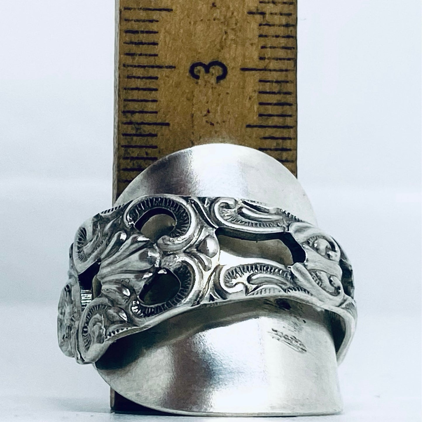 Anello Artigianale TRAFORATO Mod. INTERO  Realizzato con intero Antico Cucchiaino in Argento (Prima Metà del ’900)